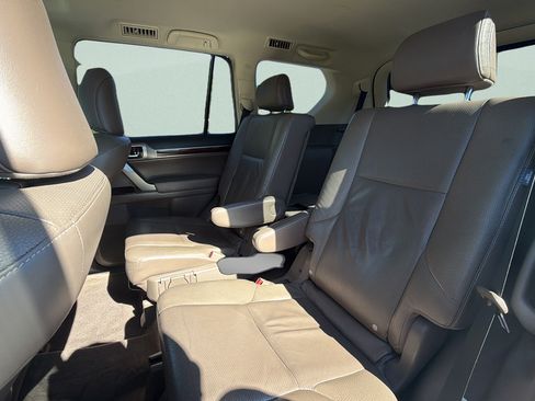 Used 2017 Lexus GX 460 Premium AWD/4WD image 25
