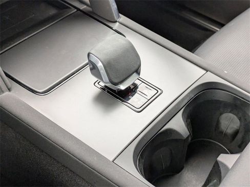 Used 2024 Land Rover Discovery Sport Dynamic SE image 9