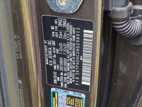 Certified 2022 Kia Telluride S image 32