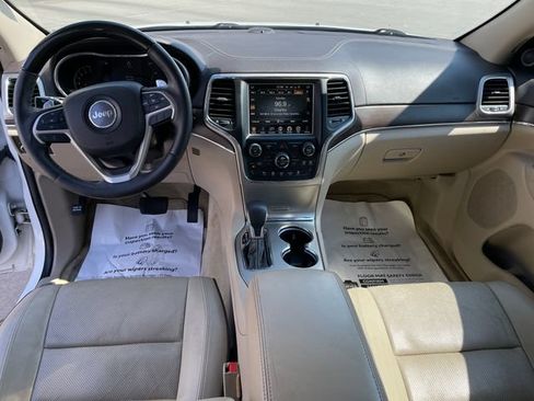 Used 2017 Jeep Grand Cherokee Overland AWD/4WD image 13