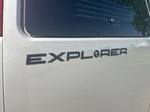 Used 2023 Chevrolet Express 2500 RWD image 48
