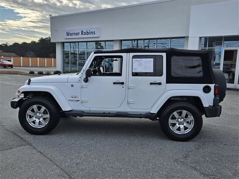 Used 2018 Jeep Wrangler Unlimited Sahara image 4