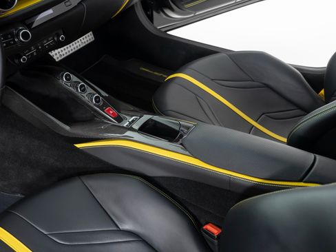 Used 2019 Ferrari 812 Superfast RWD image 19
