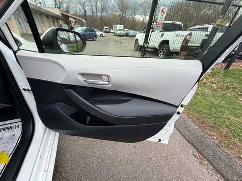 Used 2020 Toyota Corolla LE image 14