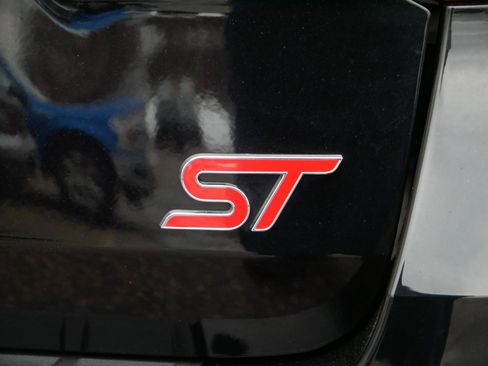 Certified 2023 Ford Explorer ST w/ Equipment Group 401A image 5