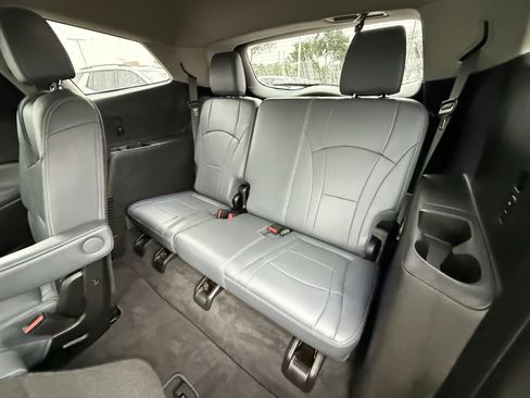 Used 2019 Buick Enclave Premium image 30