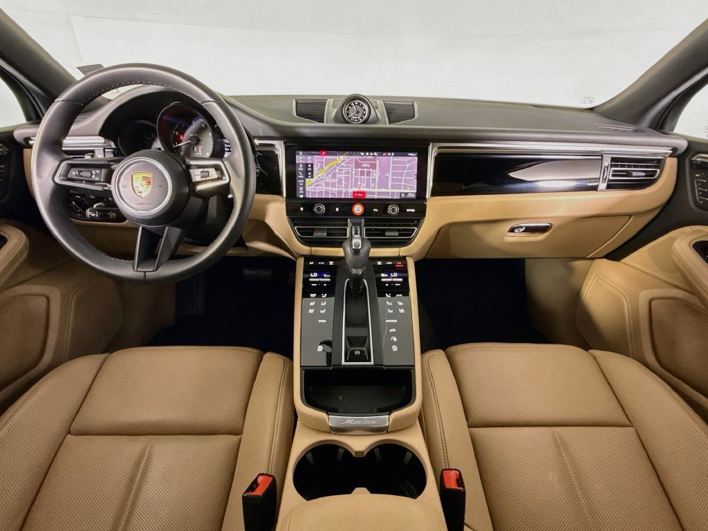 Used 2026 Porsche Macan AWD/4WD image 11