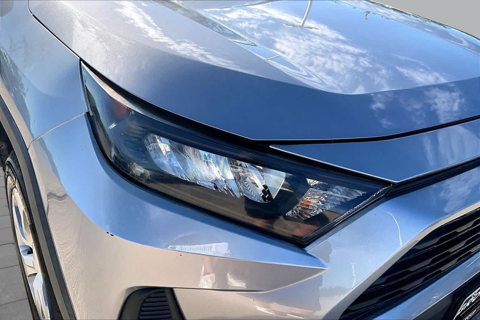 Used 2019 Toyota RAV4 LE FWD image 25