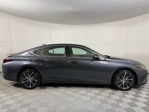 Certified 2025 Lexus ES 300h w/ Premium Package image 9