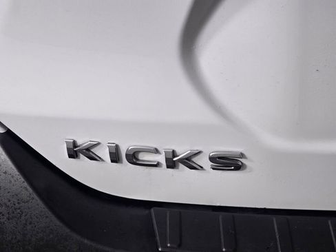 Used 2019 Nissan Kicks S w/ Exterior Package image 12