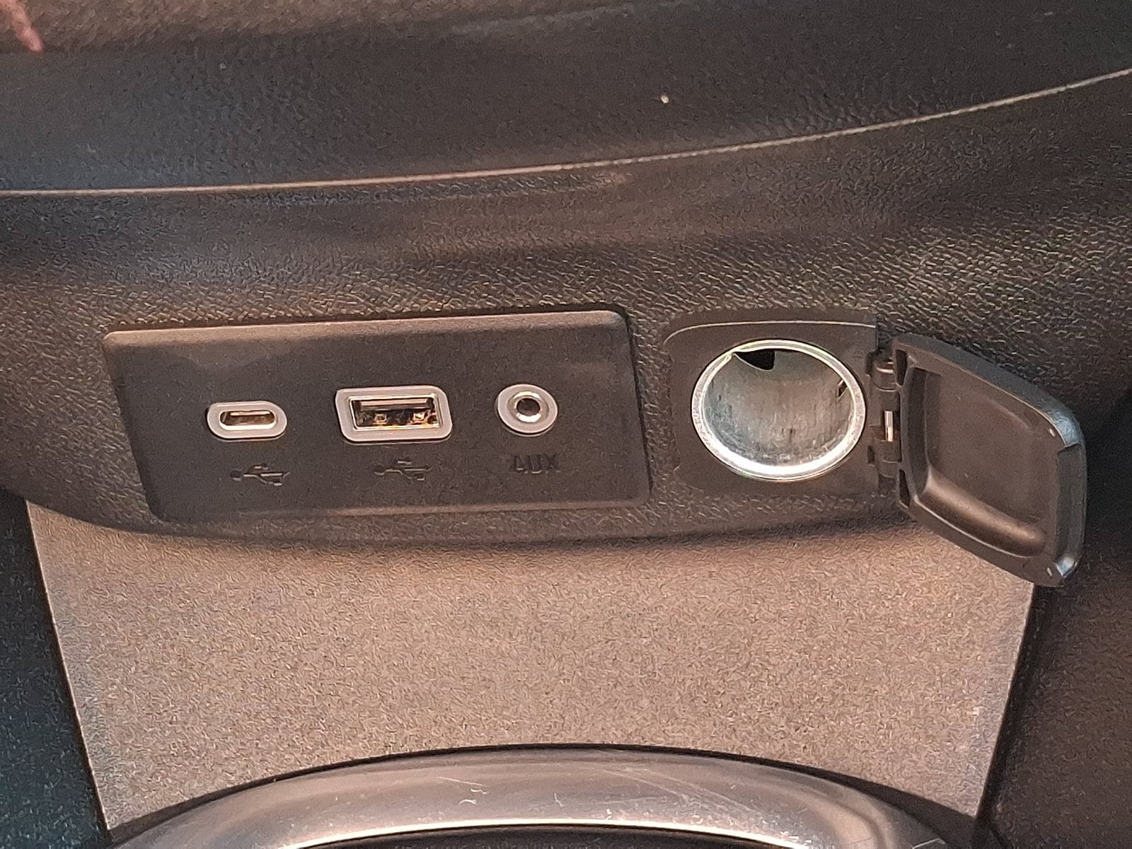 Used 2025 Chevrolet Malibu LT FWD image 24