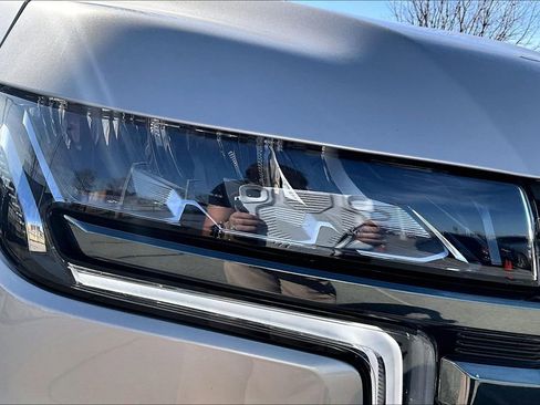 Used 2021 Chevrolet Tahoe RST AWD/4WD image 32