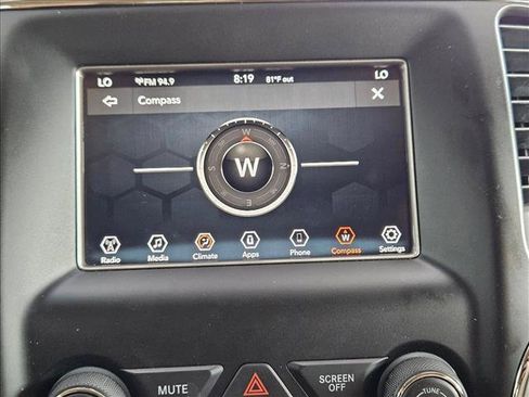 Used 2019 Jeep Grand Cherokee Laredo RWD image 13