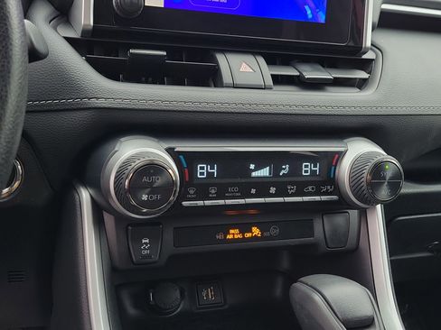 Used 2025 Toyota RAV4 XLE image 27