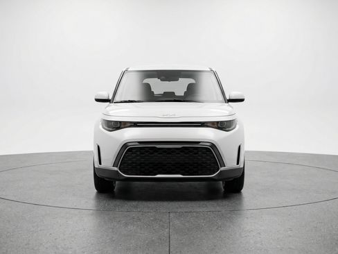 Used 2025 Kia Soul LX w/ LX Technology Package image 2