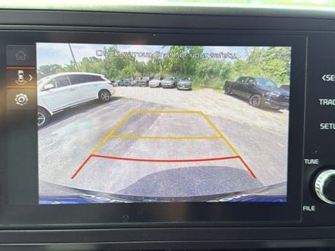 Used 2024 Kia Carnival LX FWD image 20