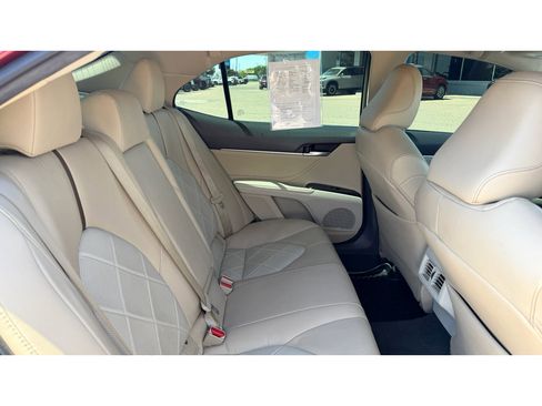 Used 2018 Toyota Camry XLE FWD image 20