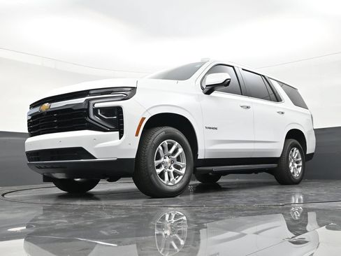 Used 2026 Chevrolet Tahoe LS RWD image 19