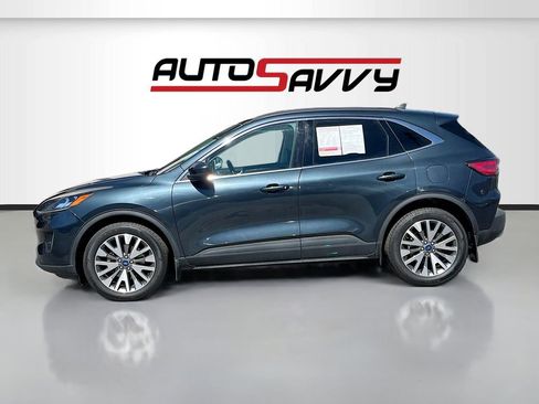 Used 2022 Ford Escape Titanium w/ Class II Trailer Tow Package image 4