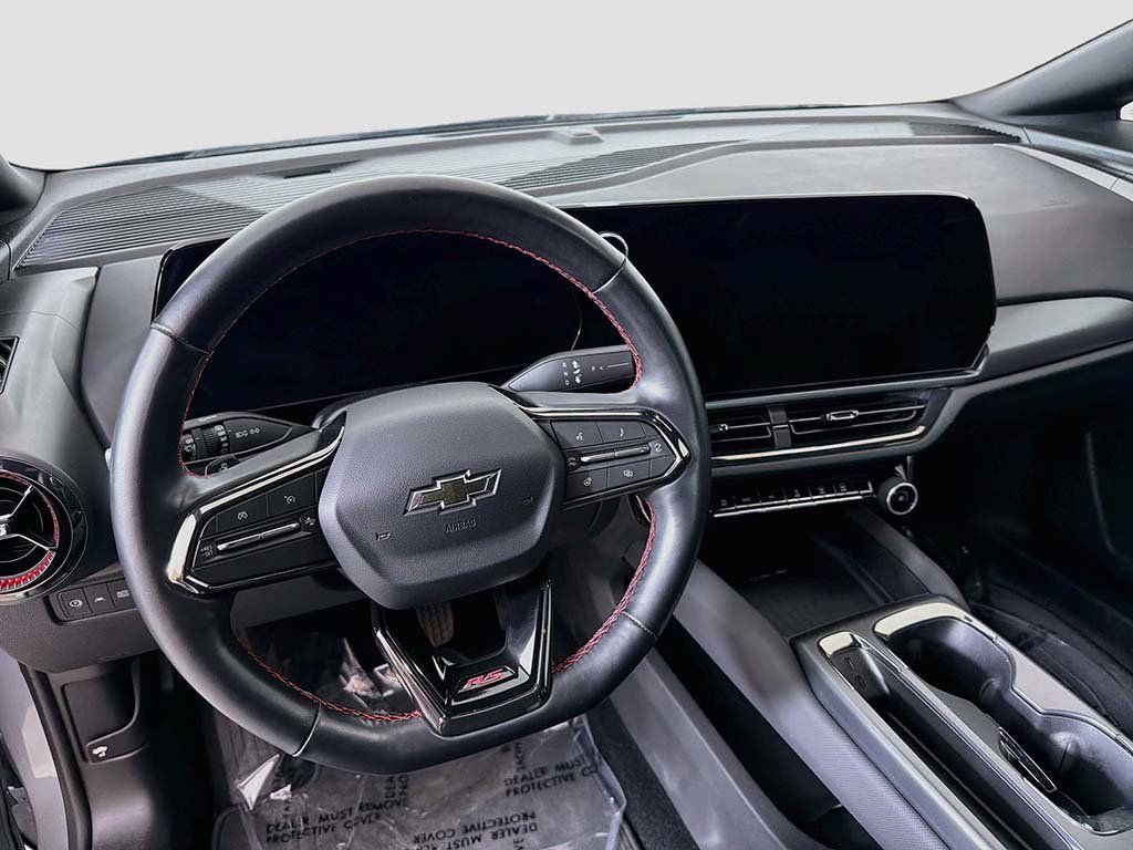 Used 2025 Chevrolet Equinox EV RS FWD image 21