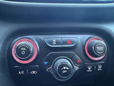 Used 2015 Dodge Dart SXT image 33