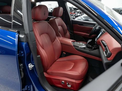 Used 2022 Maserati Levante Modena image 10