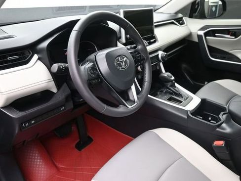 Used 2025 Toyota RAV4 XLE Premium FWD image 18