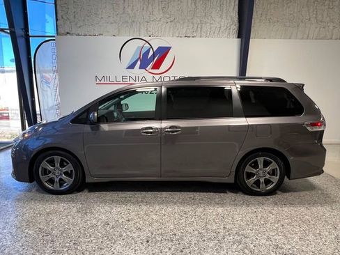 Used 2019 Toyota Sienna SE Premium image 14