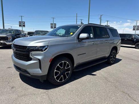 Used 2024 Chevrolet Suburban RST w/ Luxury Package AWD/4WD image 9
