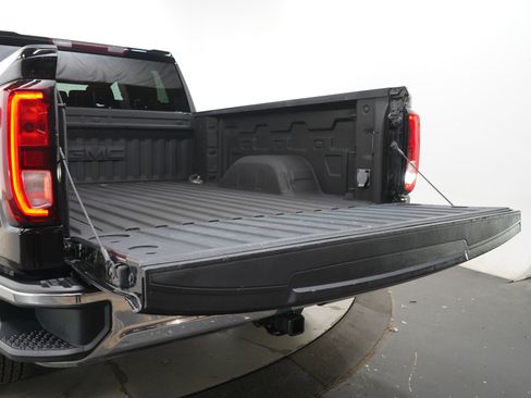 Used 2022 GMC Sierra 1500 SLE AWD/4WD image 17
