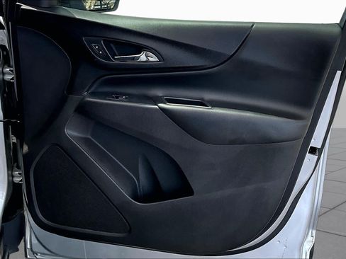 Used 2020 Chevrolet Equinox LT FWD image 22