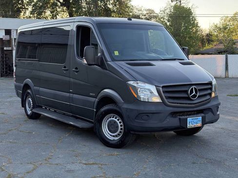 Used 2016 Mercedes-Benz Sprinter 2500 image 2