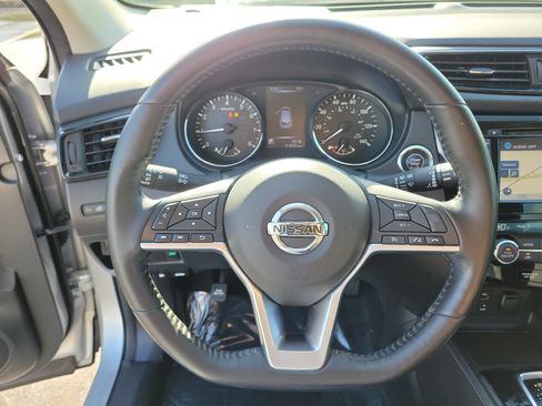 Used 2017 Nissan Rogue Sport SL FWD image 27