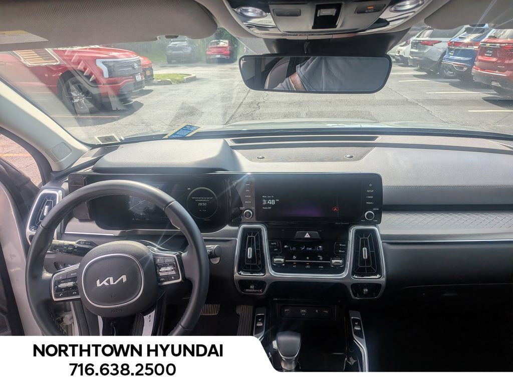 Used 2023 Kia Sorento SX AWD/4WD image 6