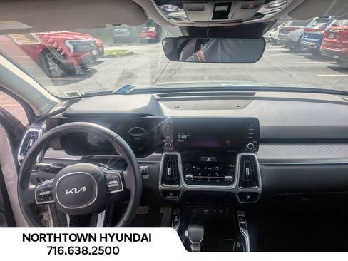 Used 2023 Kia Sorento SX AWD/4WD image 6