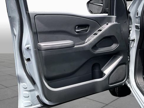 New 2026 Nissan Frontier SV RWD image 10