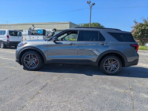 New 2026 Ford Explorer ST-Line w/ ST-Line Street Pack RWD image 6
