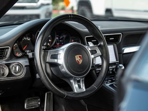 Used 2014 Porsche 911 Carrera 4 AWD/4WD image 15
