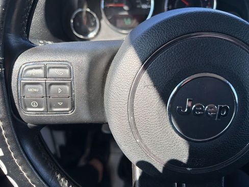 Used 2017 Jeep Wrangler Sahara w/ Connectivity Group image 18