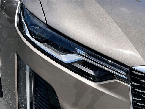 Used 2023 Cadillac XT6 Premium Luxury FWD image 28
