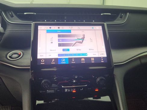 New 2025 Jeep Grand Cherokee L Limited image 12