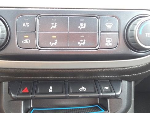 Used 2019 GMC Canyon SLE image 32