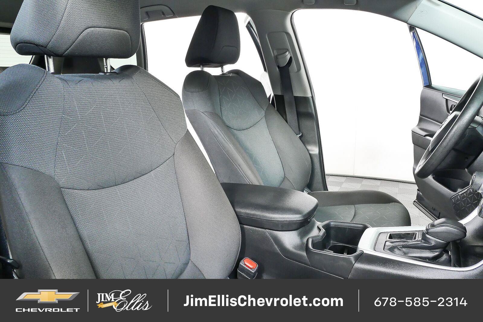 Used 2024 Toyota RAV4 XLE FWD image 23