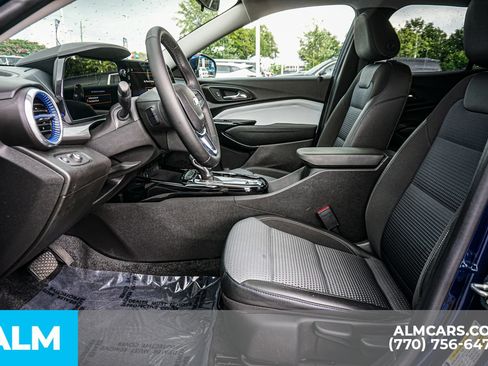 Used 2024 Chevrolet Trax LT w/ LT Convenience Package FWD image 21