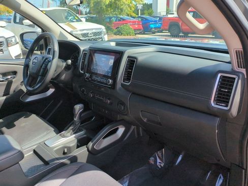 Certified 2023 Nissan Frontier SV AWD/4WD image 41