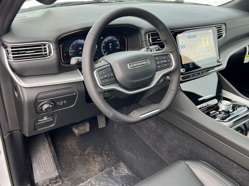 New 2026 Jeep Grand Wagoneer 4WD w/ Premium Group I image 21