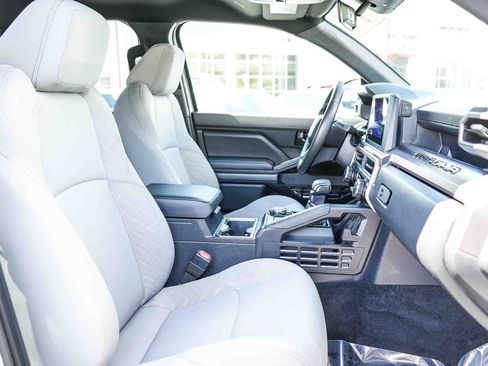 Certified 2024 Toyota Tacoma SR5 AWD/4WD image 16