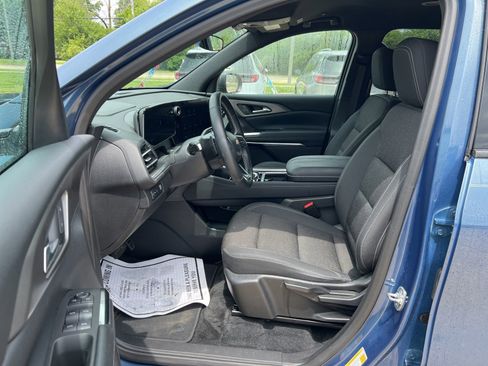 Used 2024 Chevrolet Traverse LS FWD image 11
