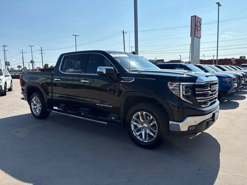 Used 2025 GMC Sierra 1500 SLT w/ SLT Premium Package AWD/4WD image 2