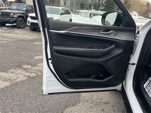 Certified 2023 Jeep Grand Cherokee Limited image 20